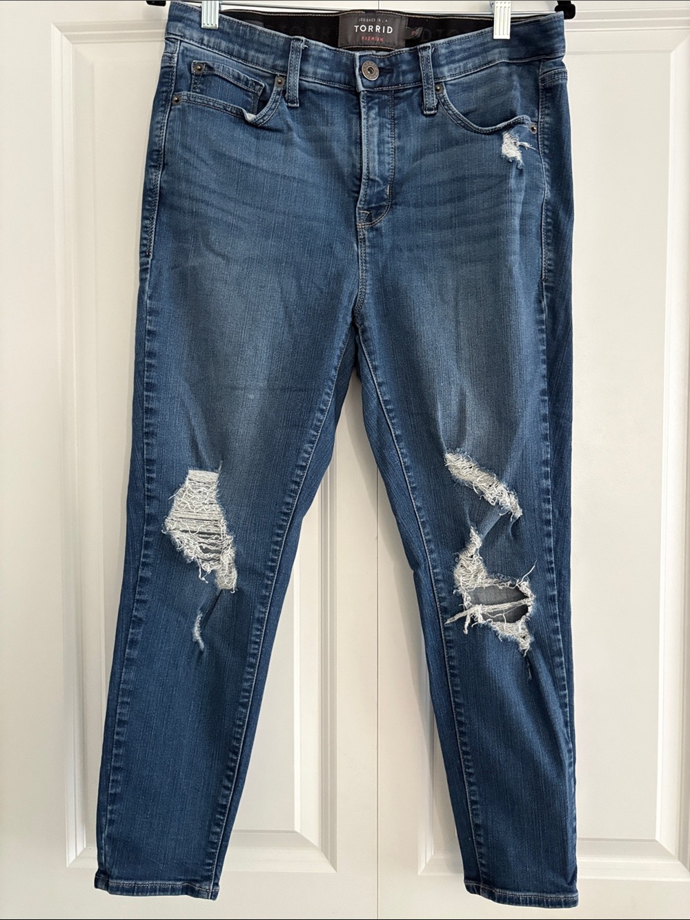 Torrid Premium Sky High Skinny Crop Distressed Jeans Size 12